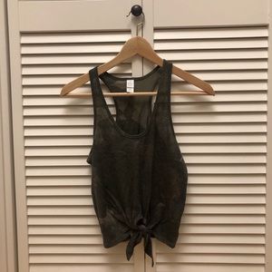 NWOT Alternative XS camo knotted tank